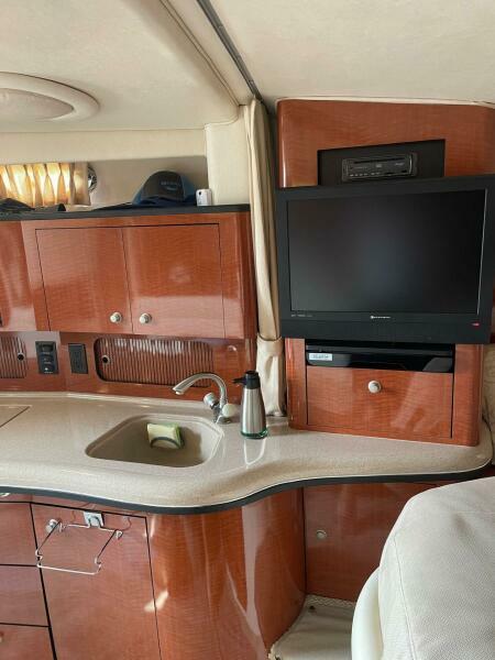 32' 2005 Sea Ray Sundancer 320