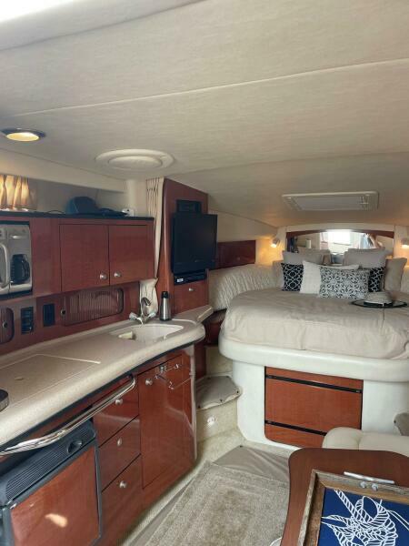 32' 2005 Sea Ray Sundancer 320