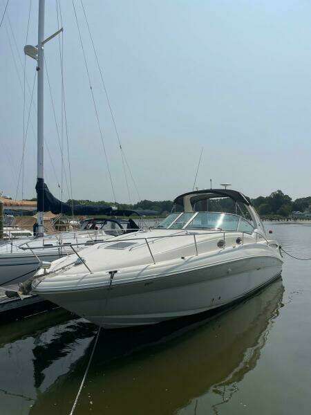 Just Right 32ft Sea Ray Yacht For Sale