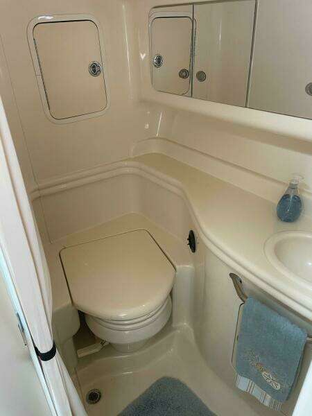 Just Right 32ft Sea Ray Yacht For Sale