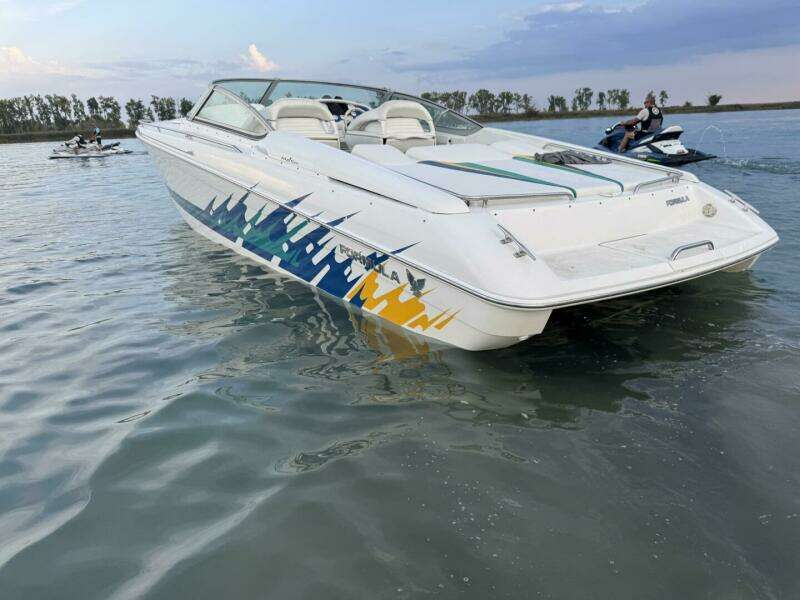 31ft Formula Yacht For Sale