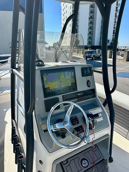 27' 2023 Pathfinder 2700