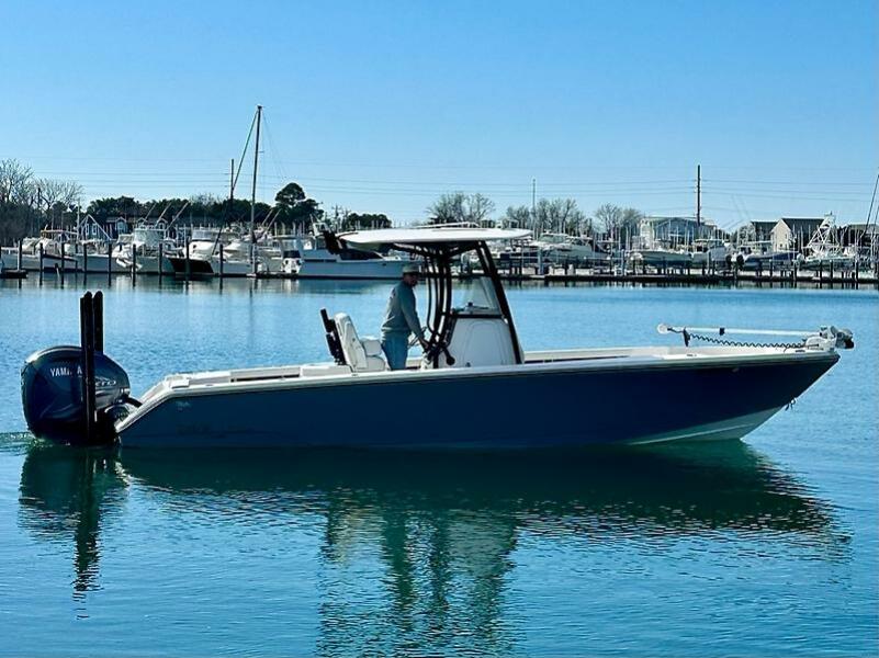 27' 2023 Pathfinder 2700