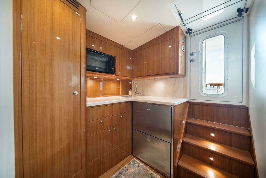 REELIN N DEALIN 37ft Viking Yacht For Sale