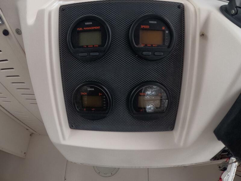 23' 2001 Grady-White Gulfstream 232