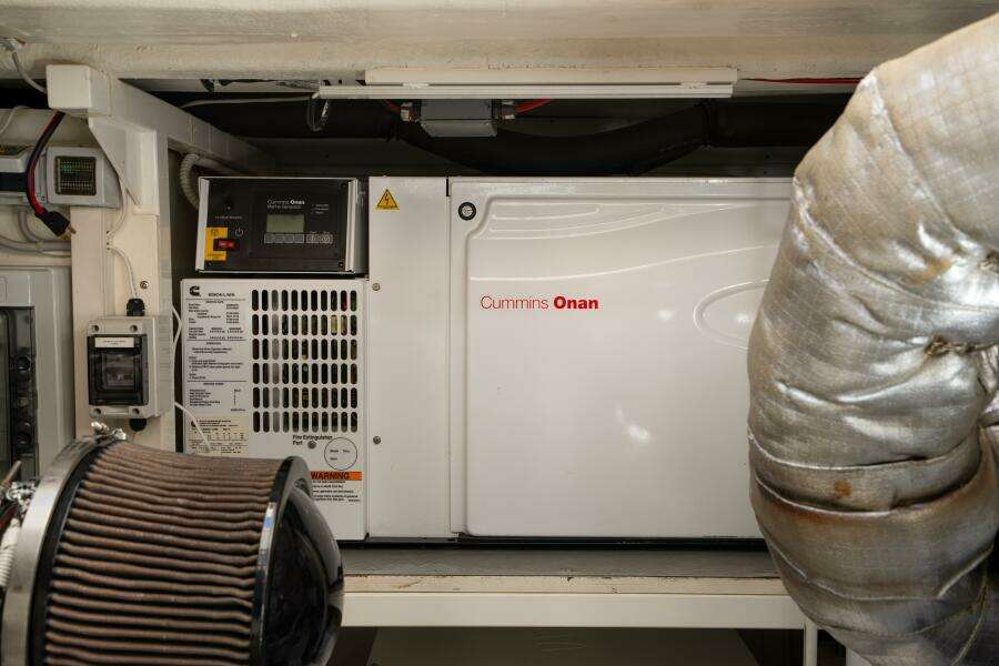 45ft Ferretti Yachts Yacht For Sale