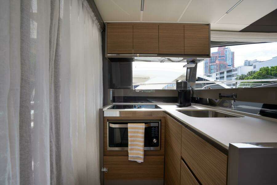 45ft Ferretti Yachts Yacht For Sale