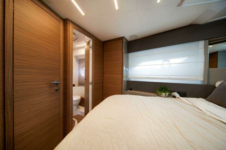 45ft Ferretti Yachts Yacht For Sale