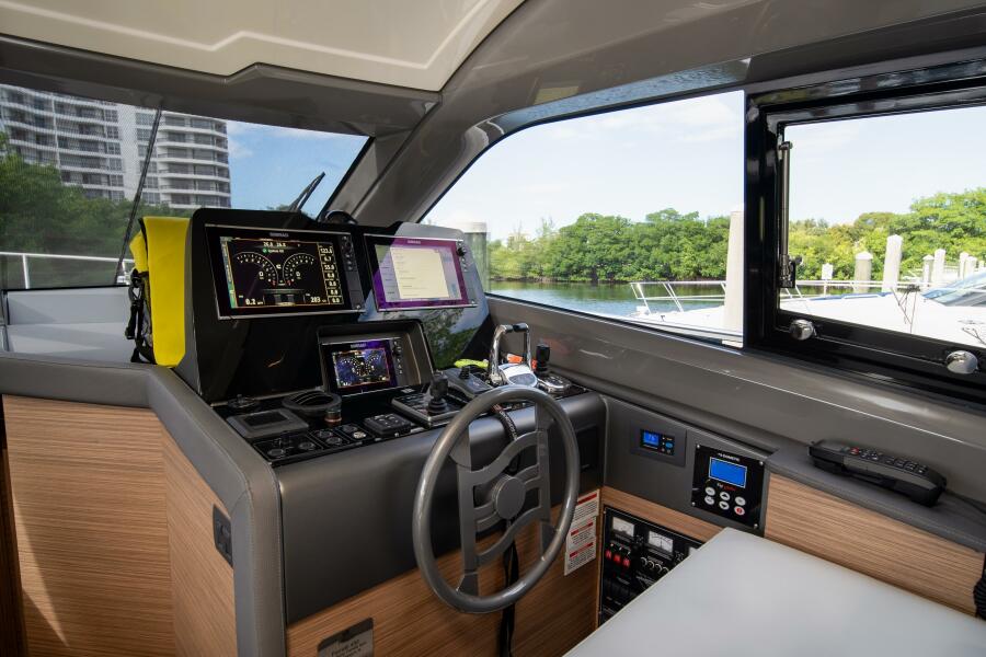 45' 2018 Ferretti Yachts 450 Fly