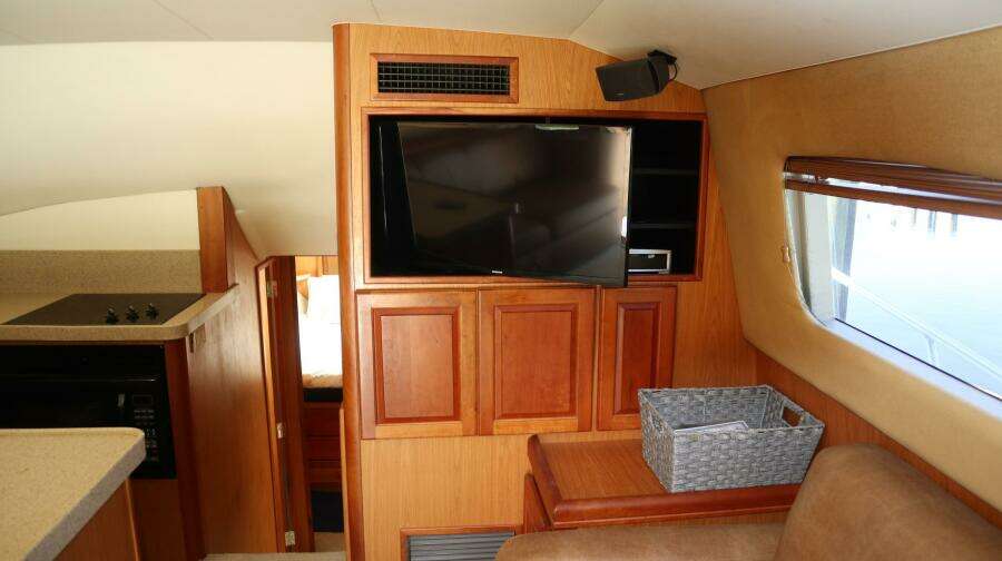Whiskey Romeo 38ft Luhrs Yacht For Sale