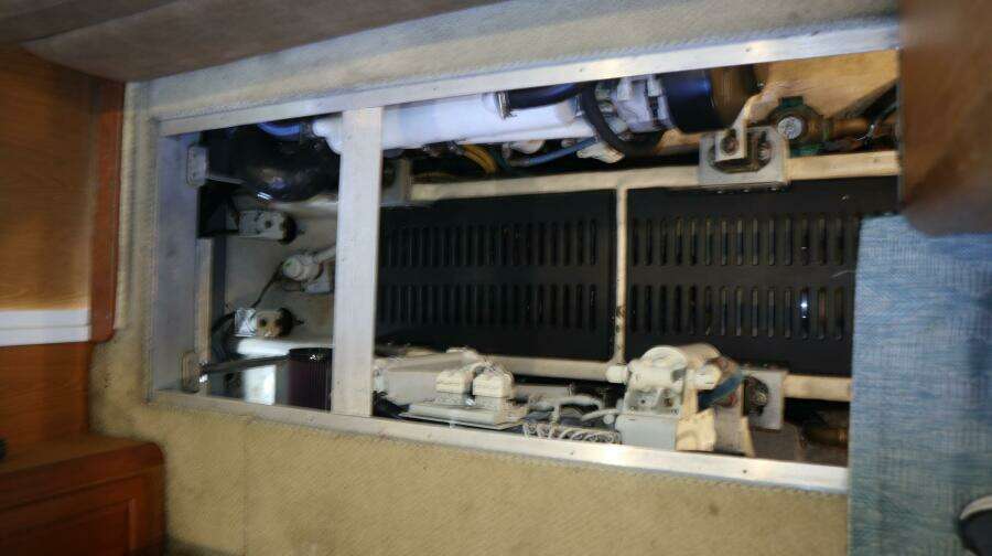 Whiskey Romeo 38ft Luhrs Yacht For Sale