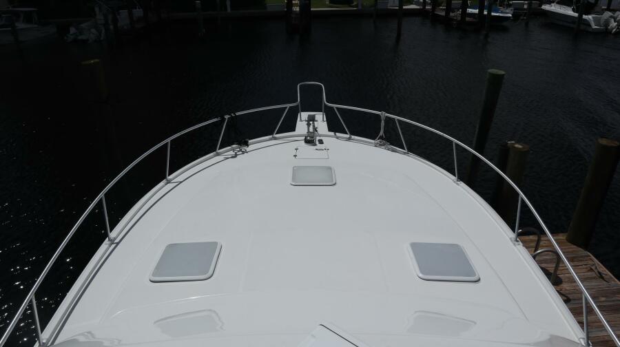 38' 2005 Luhrs 