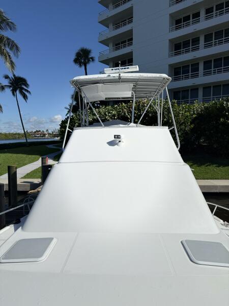 38' 2005 Luhrs 