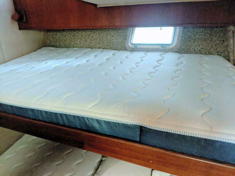 46' Chris Craft 1986 Fwd Guest SR