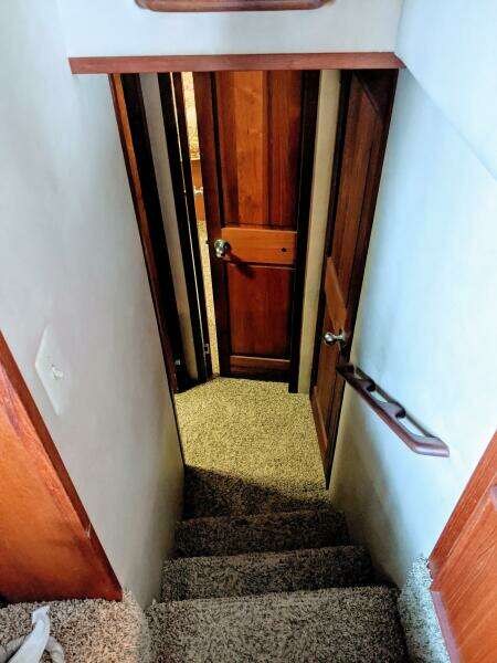 46' Chris Craft 1986 Companionway Aft