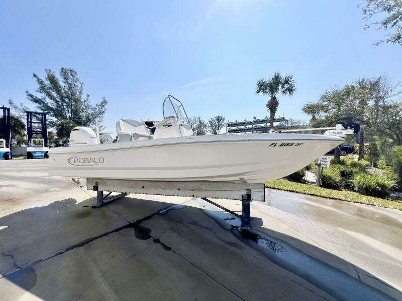 20ft Robalo Yacht For Sale
