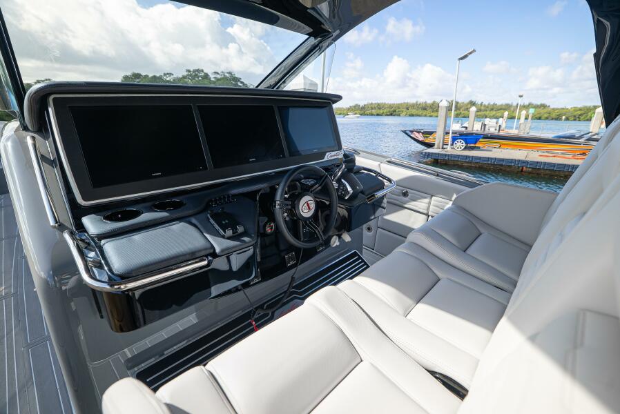 42' 2026 Cigarette 42’ Auroris