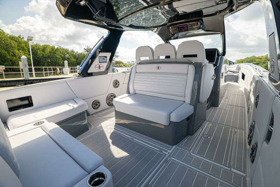 42ft Cigarette Yacht For Sale