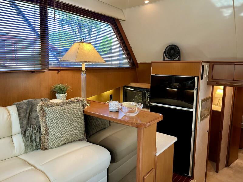 42' 1999 Post 42 Convertible