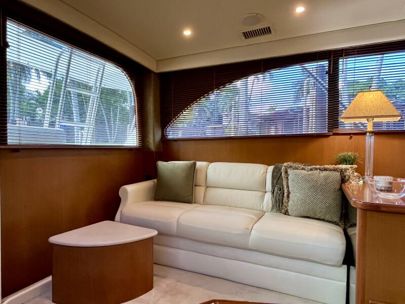 42' 1999 Post 42 Convertible