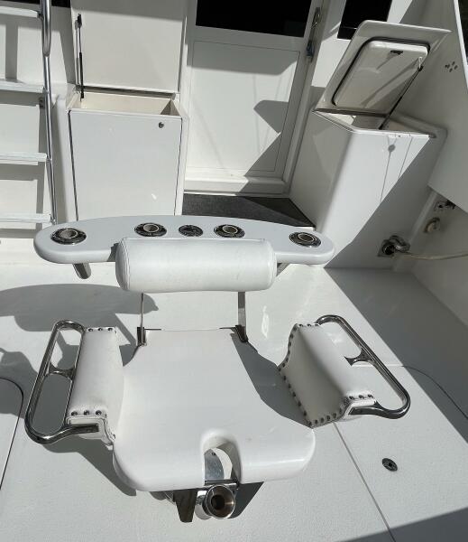 42' 1999 Post 42 Convertible