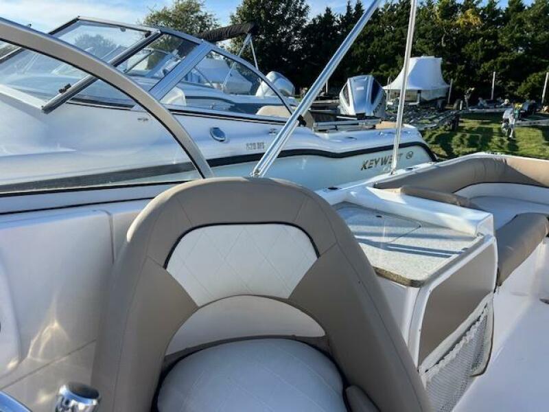 24' 2019 Key West 239 DFS