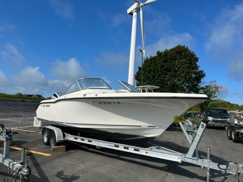 24' 2019 Key West 239 DFS