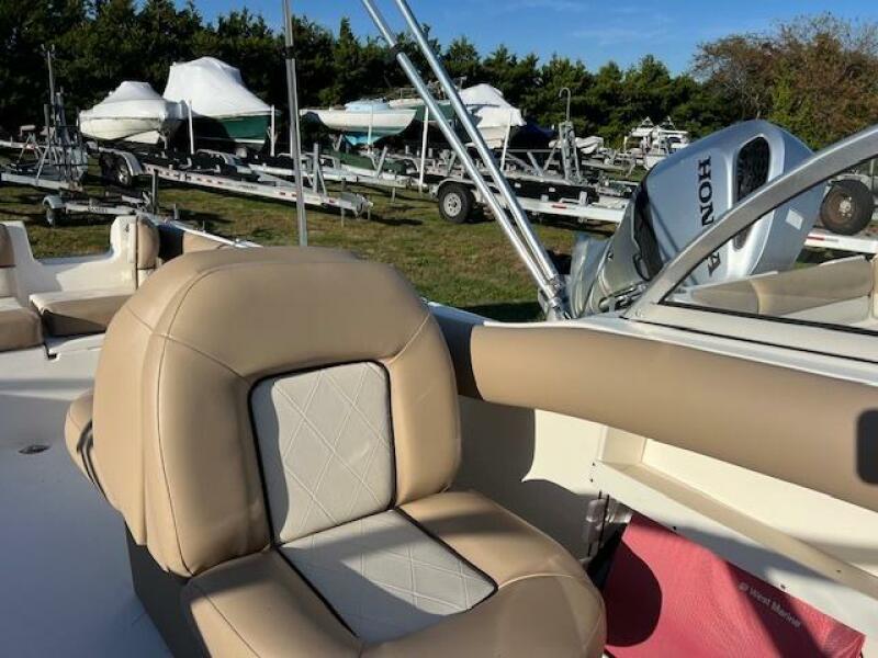 24' 2019 Key West 239 DFS