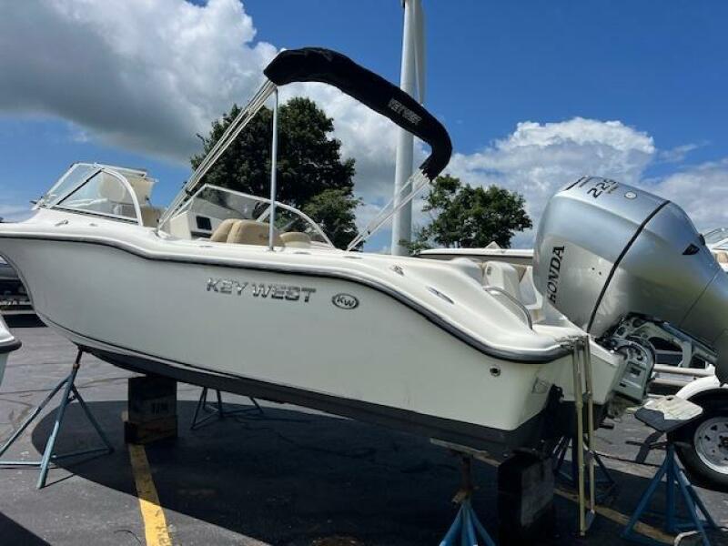 24' 2019 Key West 239 DFS
