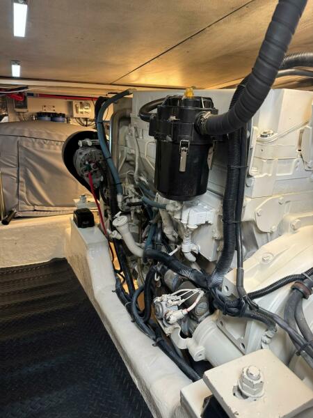 43' 2002 Riviera 43 Flybridge