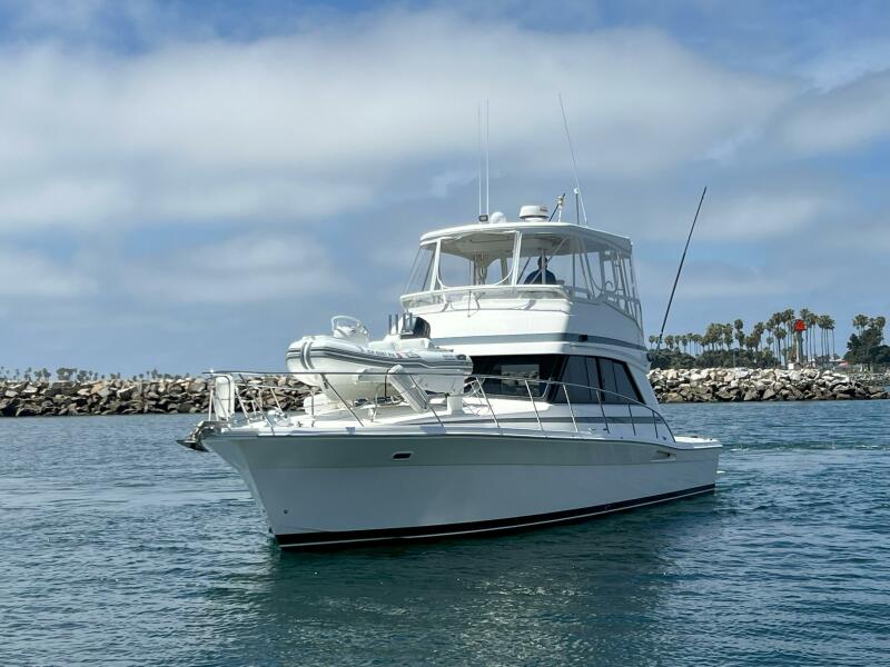 43' 2002 Riviera 43 Flybridge
