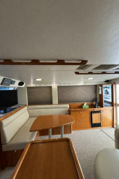 43' 2002 Riviera 43 Flybridge