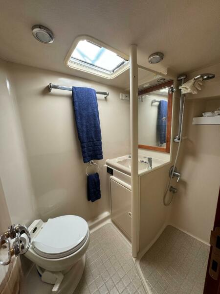 43' 2002 Riviera 43 Flybridge