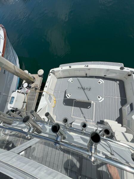 43' 2002 Riviera 43 Flybridge