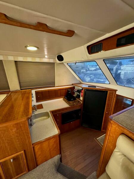 43' 2002 Riviera 43 Flybridge