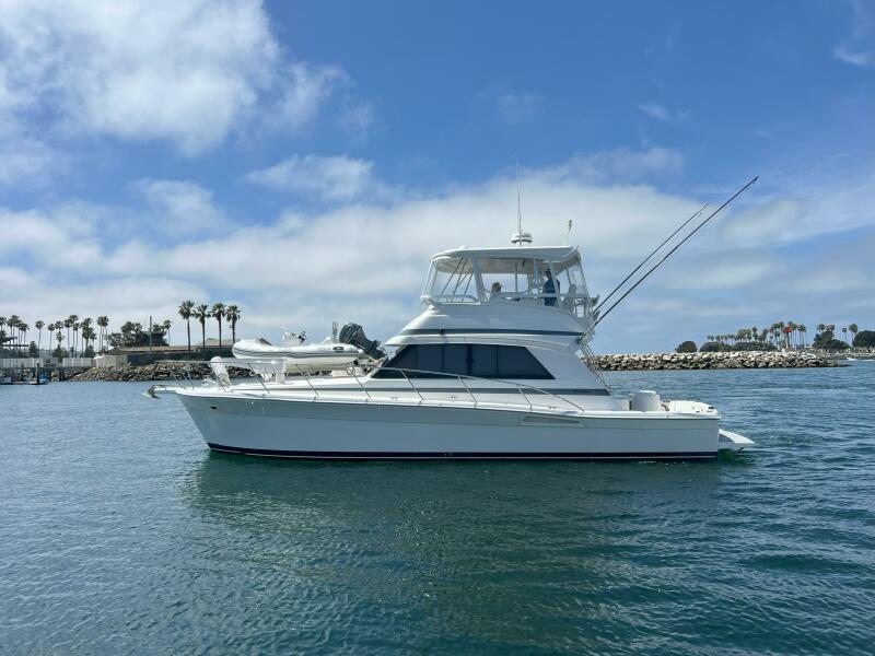 43' 2002 Riviera 43 Flybridge