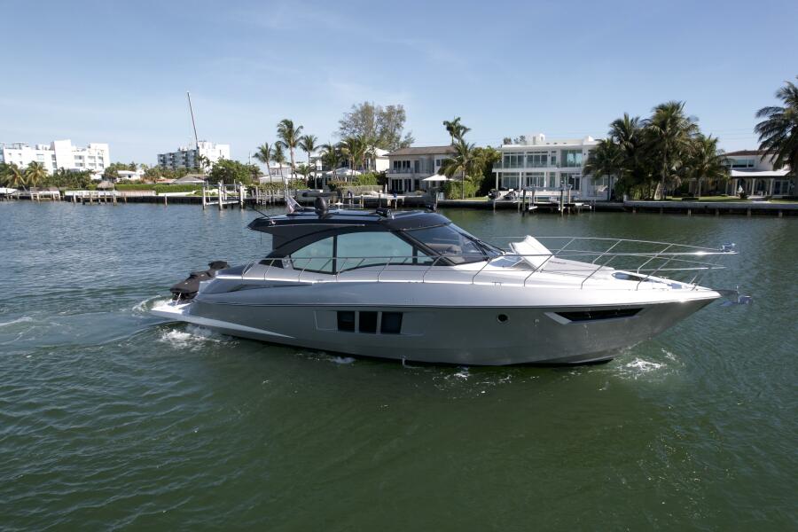 45' 2018 Cruisers 45 Cantius