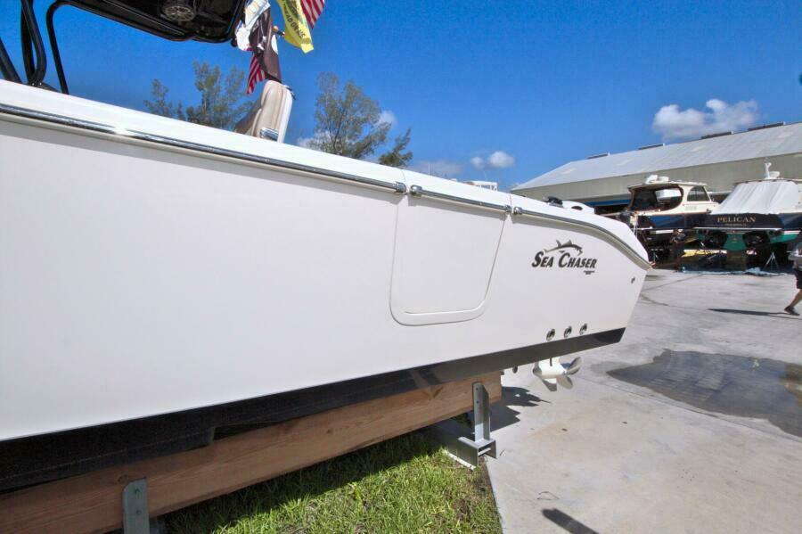 27' 2018 Sea Chaser 27 HFC CC