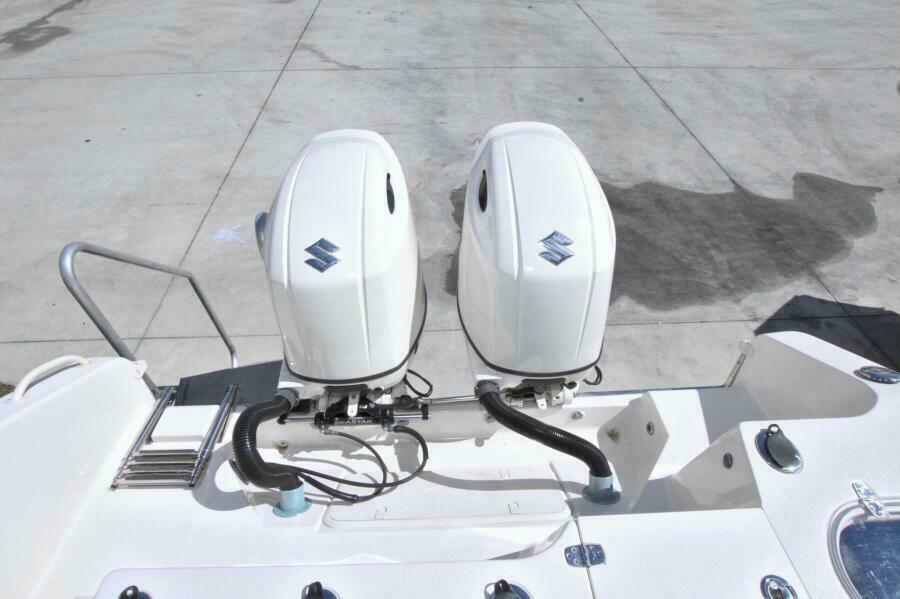 27' 2018 Sea Chaser 27 HFC CC