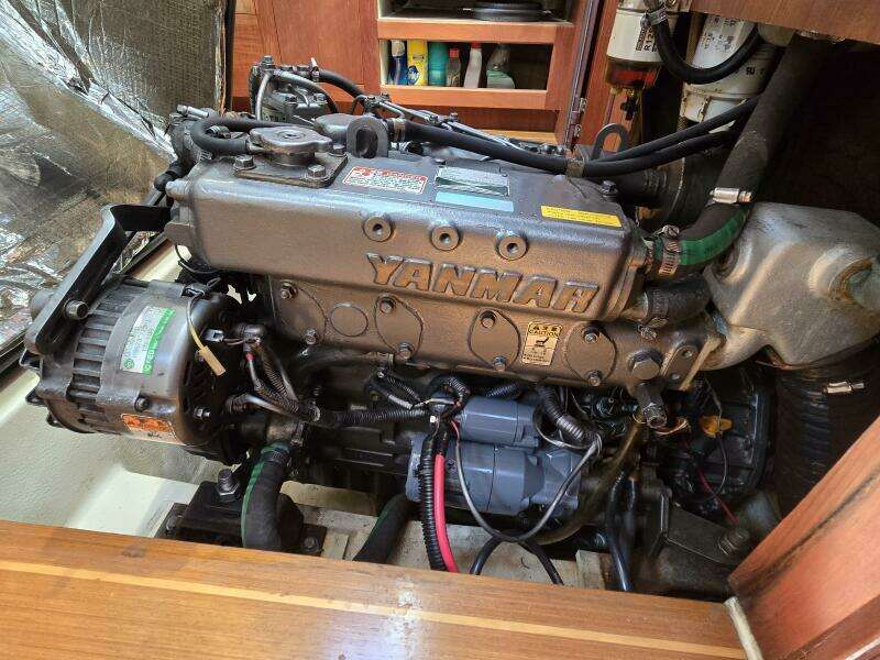 Safineia 41ft Hunter Yacht For Sale