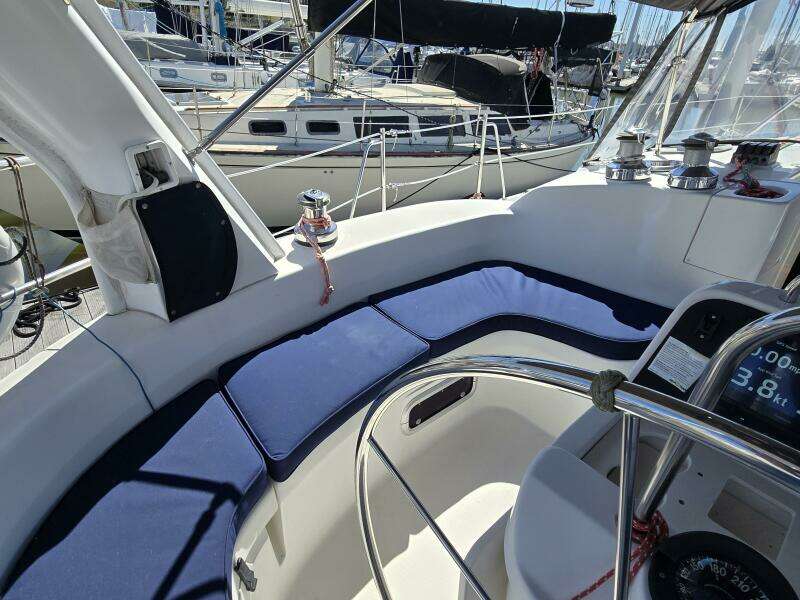 Safineia 41ft Hunter Yacht For Sale