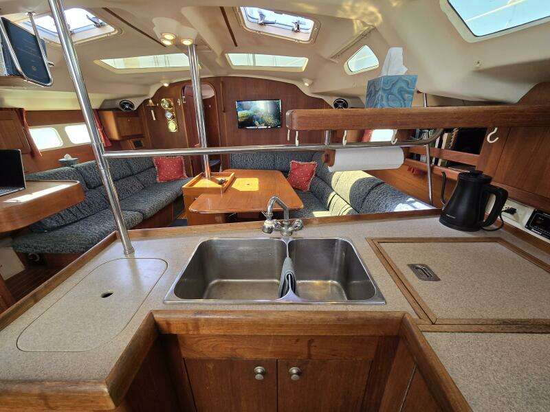 Safineia 41ft Hunter Yacht For Sale