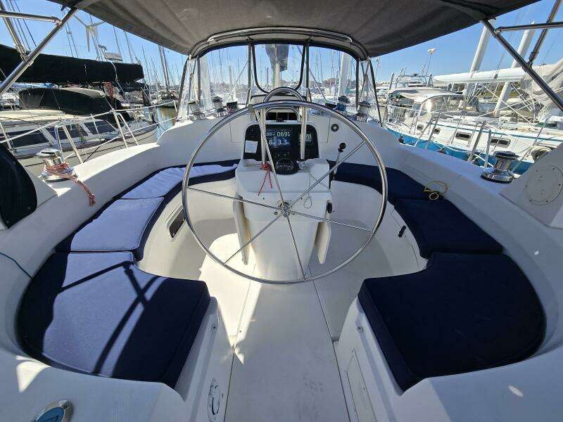 Safineia 41ft Hunter Yacht For Sale