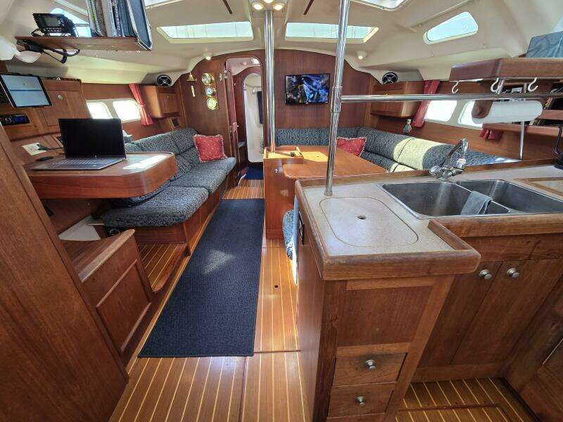 Safineia 41ft Hunter Yacht For Sale