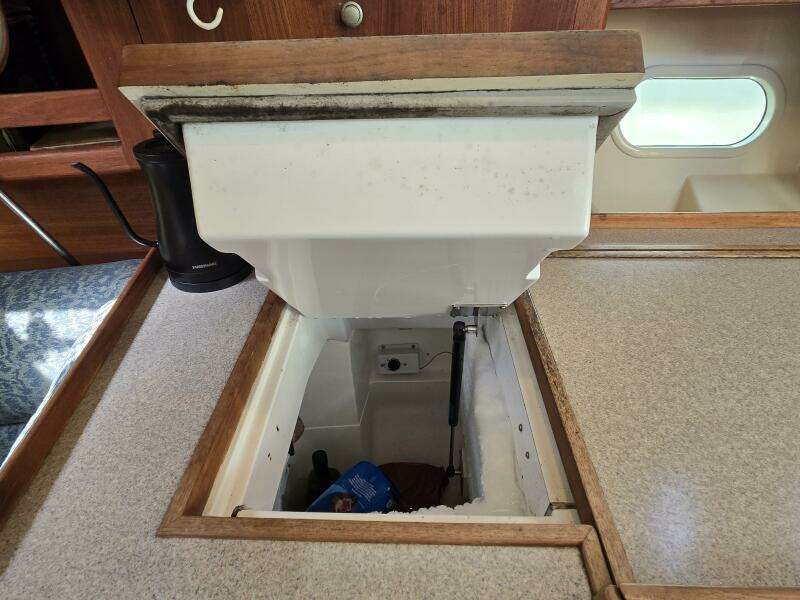 Safineia 41ft Hunter Yacht For Sale