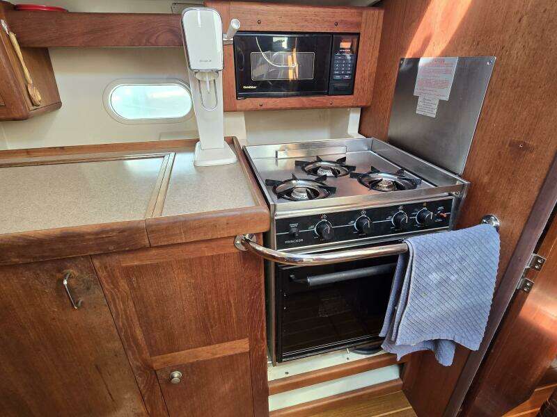 Safineia 41ft Hunter Yacht For Sale