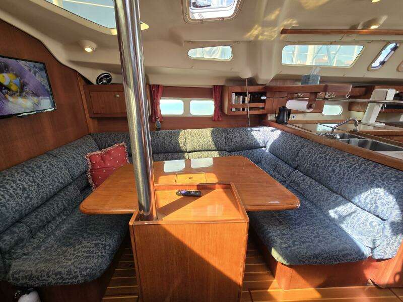Safineia 41ft Hunter Yacht For Sale