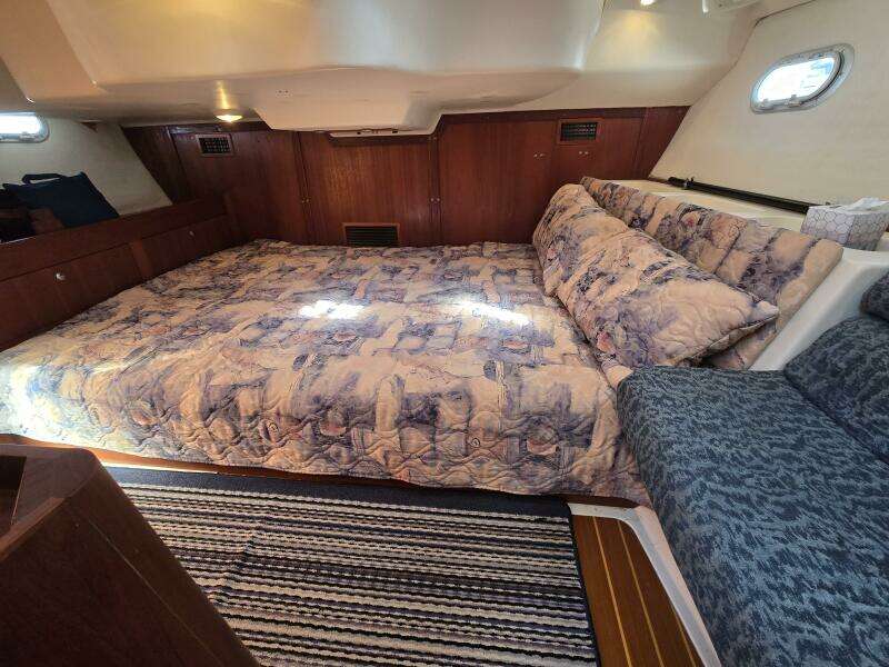 Safineia 41ft Hunter Yacht For Sale