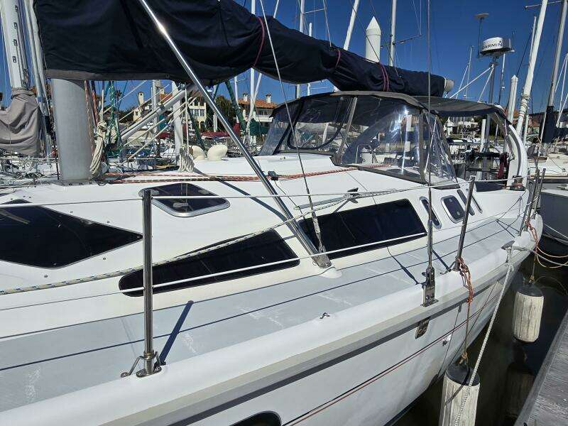 Safineia 41ft Hunter Yacht For Sale