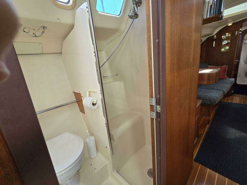 Safineia 41ft Hunter Yacht For Sale